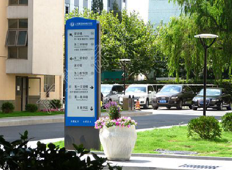 独山哪些因素影响宣传栏的制作？